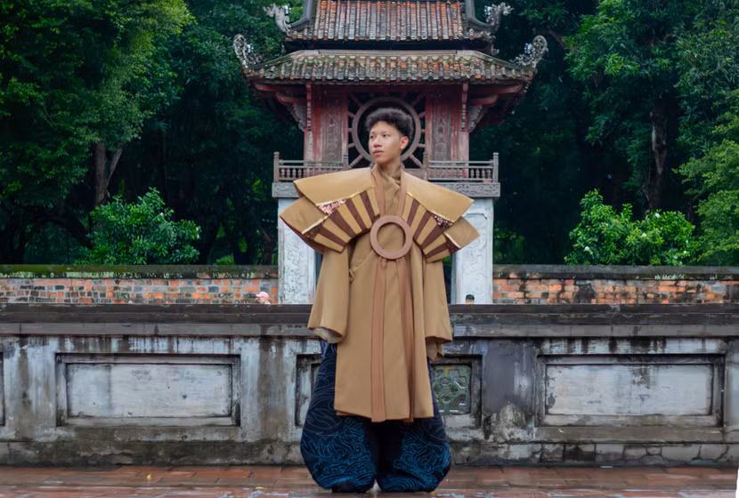 ten-tac-pham-khue-van-cac.jpg