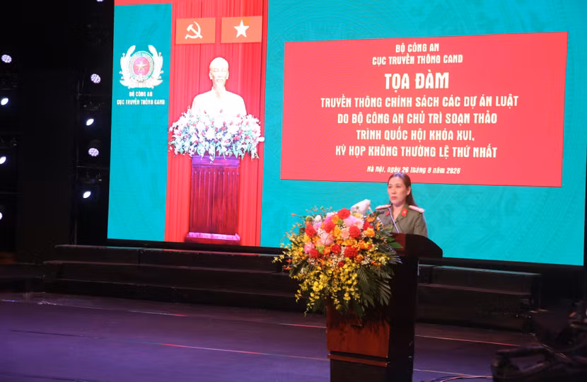 Đại tá Nguyễn Thị Thu Hằng, Phó Cục trưởng Cục Truyền thông CAND phát biểu khai mạc tọa đàm