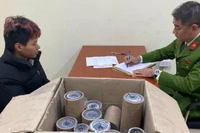 'Thủ' 16 khối pháo nổ đem bán kiếm lời