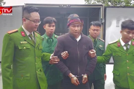 Chân dung đối tượng người nước ngoài vận chuyển hơn 1 tấn hàng cấm để tiêu thụ dịp giáp Tết