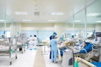 Bé gái ở Hà Nội nguy kịch do biến chứng cúm A/H3 nặng, y văn thế giới rất hiếm gặp