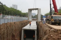 Hà Nội yêu cầu có giải pháp ứng phó rủi ro về giá xăng dầu, đơn giá… để đảm bảo tăng trưởng 2 con số