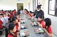 Các trường học tổ chức bữa ăn bán trú cho học sinh phải đảm bảo đủ quy trình 10 bước