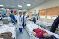 Xử trí, điều trị kịp thời các trường hợp vụ cháy ở phố Trần Cung