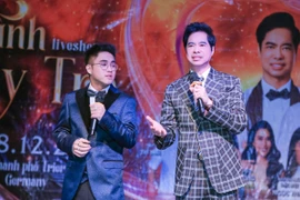 Ngọc Sơn đồng hành học trò Anh Đức trong liveshow đầu tiên 