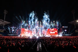 3 năm sau "Tri âm", Mỹ Tâm lại khiến SVĐ Mỹ Đình "bùng nổ" với 40.000 khán giả