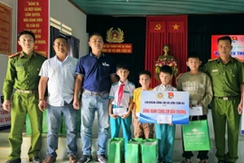 Công an xã Sơn Cẩm Hà ra mắt Mô hình “Em nuôi của Đoàn”