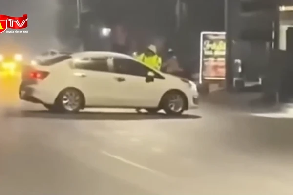 Tài xế say rượu liều lĩnh tông thẳng vào CSGT khi bị kiểm tra