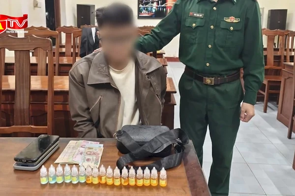 Lộ đường dây pha chế tinh dầu ma túy trong phòng trọ