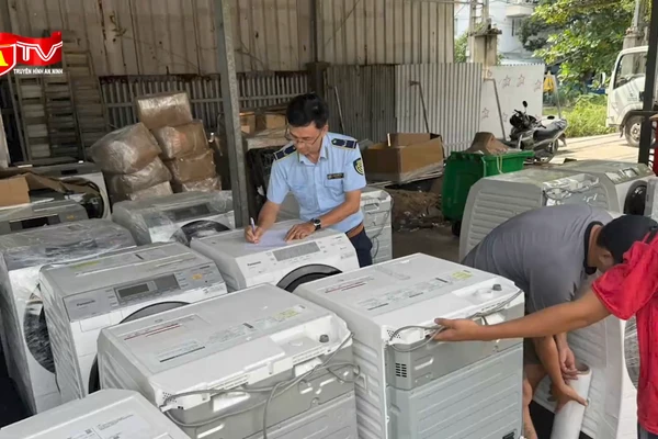 Hé lộ kho đồ điện tử không giấy tờ trị giá hàng trăm triệu đồng