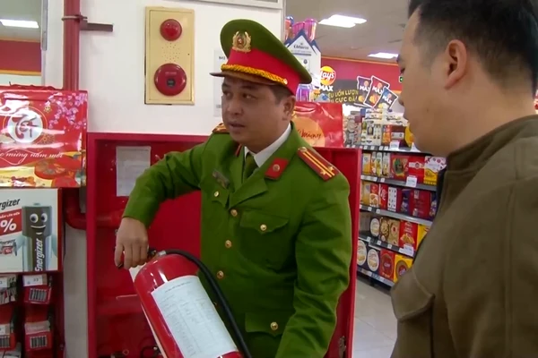 Đảm bảo an toàn PCCC tại các siêu thị, trung tâm thương mại Hà Nội dịp cuối năm 
