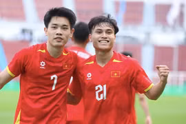 Đánh bại Malaysia, U22 Việt Nam nhất bảng vào bán kết SEA Games 33