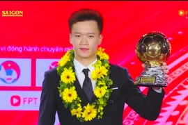 Đình Bắc giành Quả bóng bạc, Hoàng Đức lần thứ 3 đoạt Quả bóng vàng