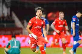 Cầu thủ 19 tuổi làm lu mờ cả Đình Bắc, Tiến Linh tại V-League