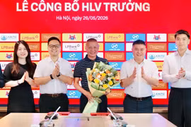 Ký hợp đồng 3 năm, CLB Ninh Bình giao loạt nhiệm vụ cho tân HLV Chu Đình Nghiêm