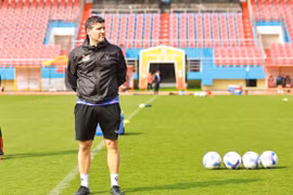 Ninh Bình FC sa thải HLV người Tây Ban Nha trong đêm