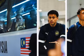 Malaysia giữa đêm di chuyển tới Ninh Bình chờ đấu tuyển Việt Nam