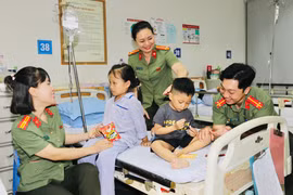 Đong đầy yêu thương gửi tới bệnh nhi có hoàn cảnh khó khăn
