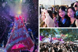 Giới trẻ thích thú trải nghiệm "mưa tuyết" đêm Giáng sinh