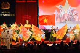 Toàn cảnh Lễ mừng công CATP Hà Nội nhận danh hiệu Anh hùng lực lượng vũ trang nhân dân lần thứ IV