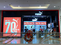 Black Friday: Giảm giá sâu vẫn vắng khách