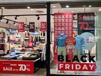 Black Friday: Giảm giá sâu vẫn vắng khách