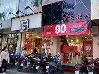 Black Friday: Giảm giá sâu vẫn vắng khách