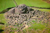 Bí ẩn về ngôi làng cổ kỳ dị 3.500 tuổi ở Italia