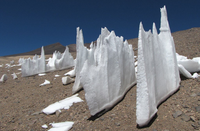 Kỳ thú cánh đồng tuyết trên sa mạc, nơi khô cằn nhất thế giới