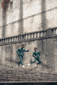 Hình ảnh hài hước của Quốc Cơ Quốc Nghiệp tại Tây Ban Nha