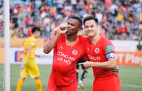 Khoảnh khắc đẹp ngày Công an Hà Nội đăng quang V-League