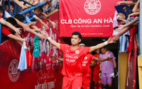 Khoảnh khắc đẹp ngày Công an Hà Nội đăng quang V-League