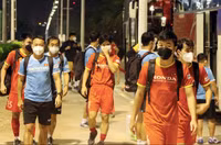 [ẢNH] Thầy Park đá bóng 