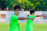 Chàng 'Tây' trên sân bóng đá học sinh là ai?