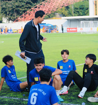 Cầu thủ Hàn Quốc góp công lớn giúp đội nhà đi tiếp