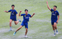 Hình ảnh loạt trận 14h30 ngày 9-11