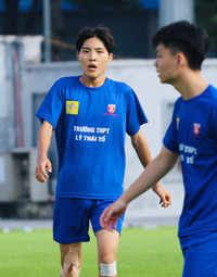 Cầu thủ Hàn Quốc góp công lớn giúp đội nhà đi tiếp