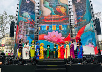 Nét duyên dáng và dịu dàng của nữ chiến sỹ Công an nhân dân trong tà áo dài truyền thống