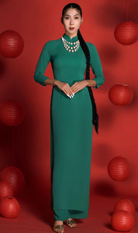 Ngọc Quyên diện áo dài đón Tết Quý Mão trên đất Mỹ