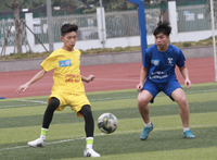 [ẢNH] Loạt trận 13h30 chiều 23-12