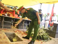 Những hình ảnh xúc động lễ tiễn đưa Liệt sĩ Đặng Anh Quân về với đất mẹ