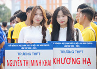 Nữ sinh Hà Nội khoe sắc trong ngày hội bóng đá học sinh An ninh Thủ đô