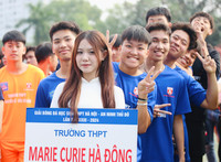Nữ sinh Hà Nội khoe sắc trong ngày hội bóng đá học sinh An ninh Thủ đô
