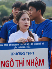 Nữ sinh Hà Nội khoe sắc trong ngày hội bóng đá học sinh An ninh Thủ đô