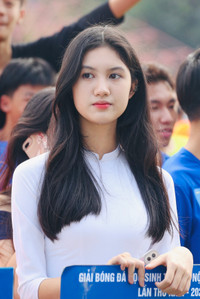 Nữ sinh Hà Nội khoe sắc trong ngày hội bóng đá học sinh An ninh Thủ đô