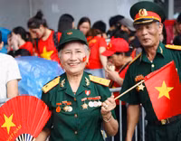 Sắc màu Tổ quốc nhuộm thắm bước quân hành