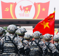 Sắc màu Tổ quốc nhuộm thắm bước quân hành