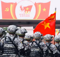 Sắc màu Tổ quốc nhuộm thắm bước quân hành