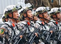 Sắc màu Tổ quốc nhuộm thắm bước quân hành