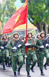 Sắc màu Tổ quốc nhuộm thắm bước quân hành